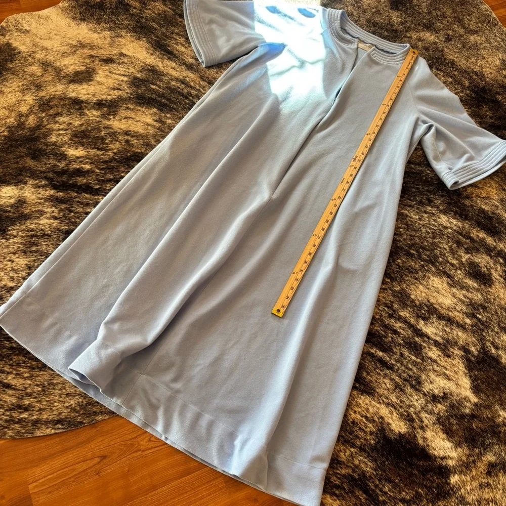 Vintage Vanity Fair Night Gown / Night Dress Size Large. House Coat / Dress